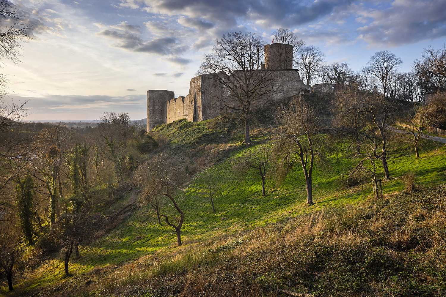 Burg Blankenberg im Abendlicht